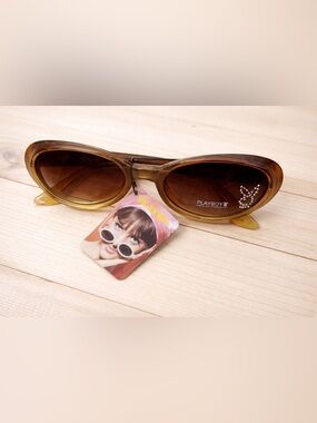 Playboy Brown Cat Eye Sunglasses Y2K Vintage NWT Pin Up Glam Retro Chic